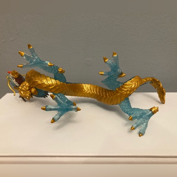 Like New SAFARI LTD Krystal Blue Dragon Plastic Figurine - Picture 4 of 5